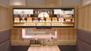 What’s “Degi-Ro”? Easy! Clear! Fun! Large Touch Display at Akindo Sushiro’s Conveyor Belt Sushi