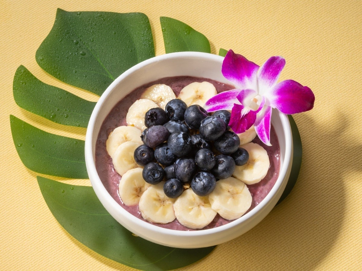 Hawaiian Pancakes and Acai Bowls with Fresh Blueberries at La Ohana in Tokyo – photo 4