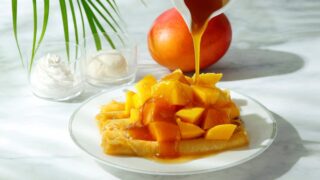 Limited-Time Mango Pancakes at The Kahala Hotel & Resort Yokohama