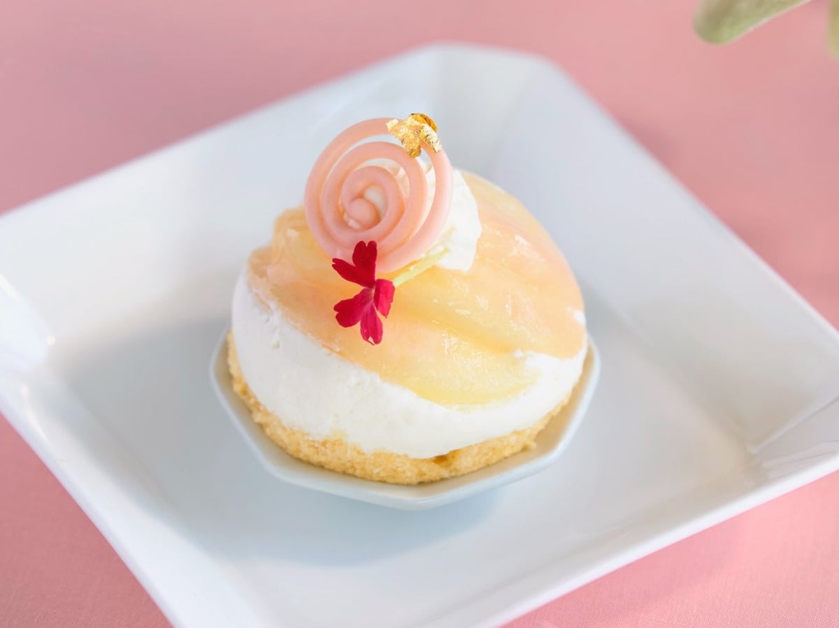 White Peach Dome Shortcake
