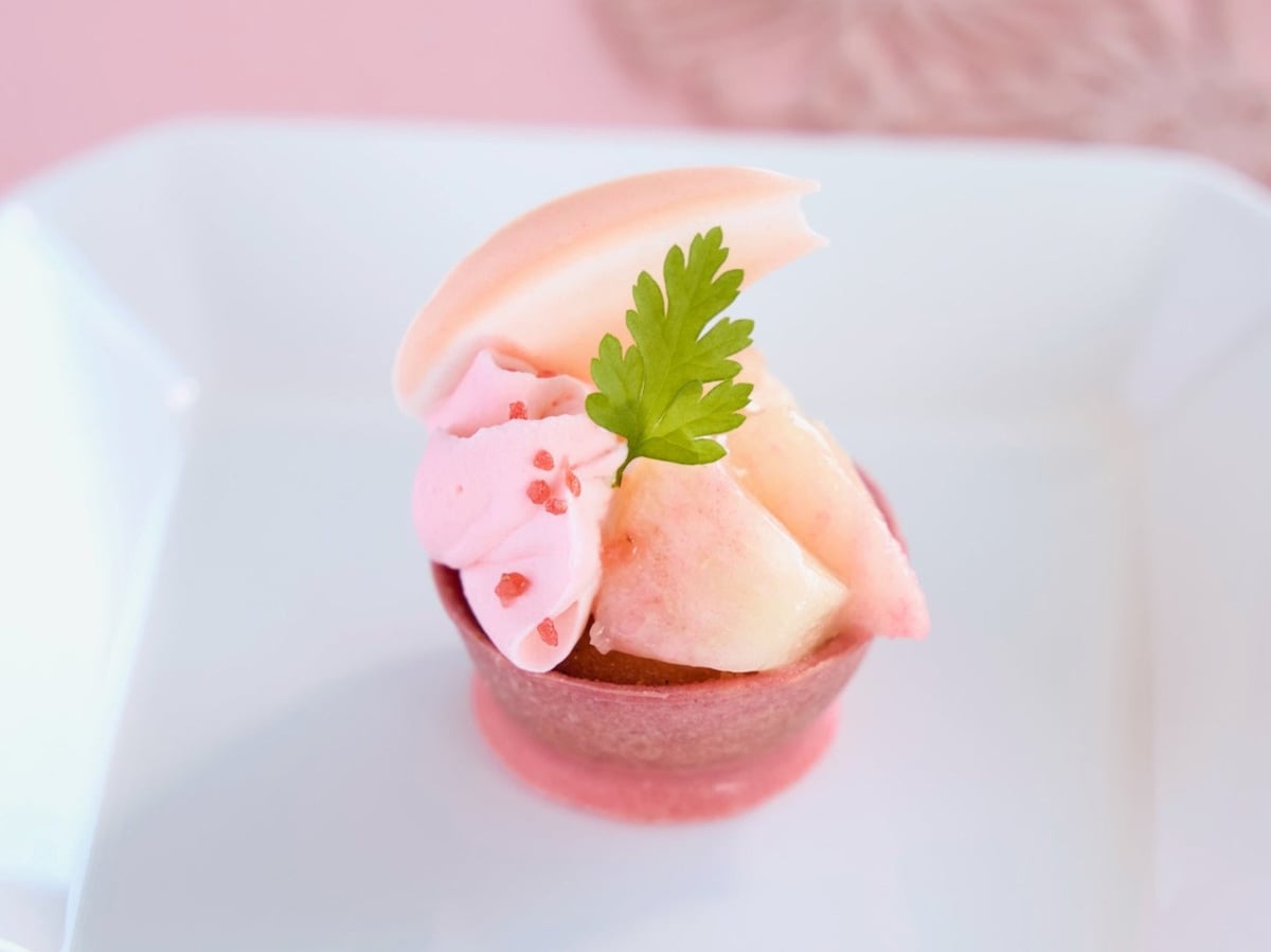 White Peach Tart
