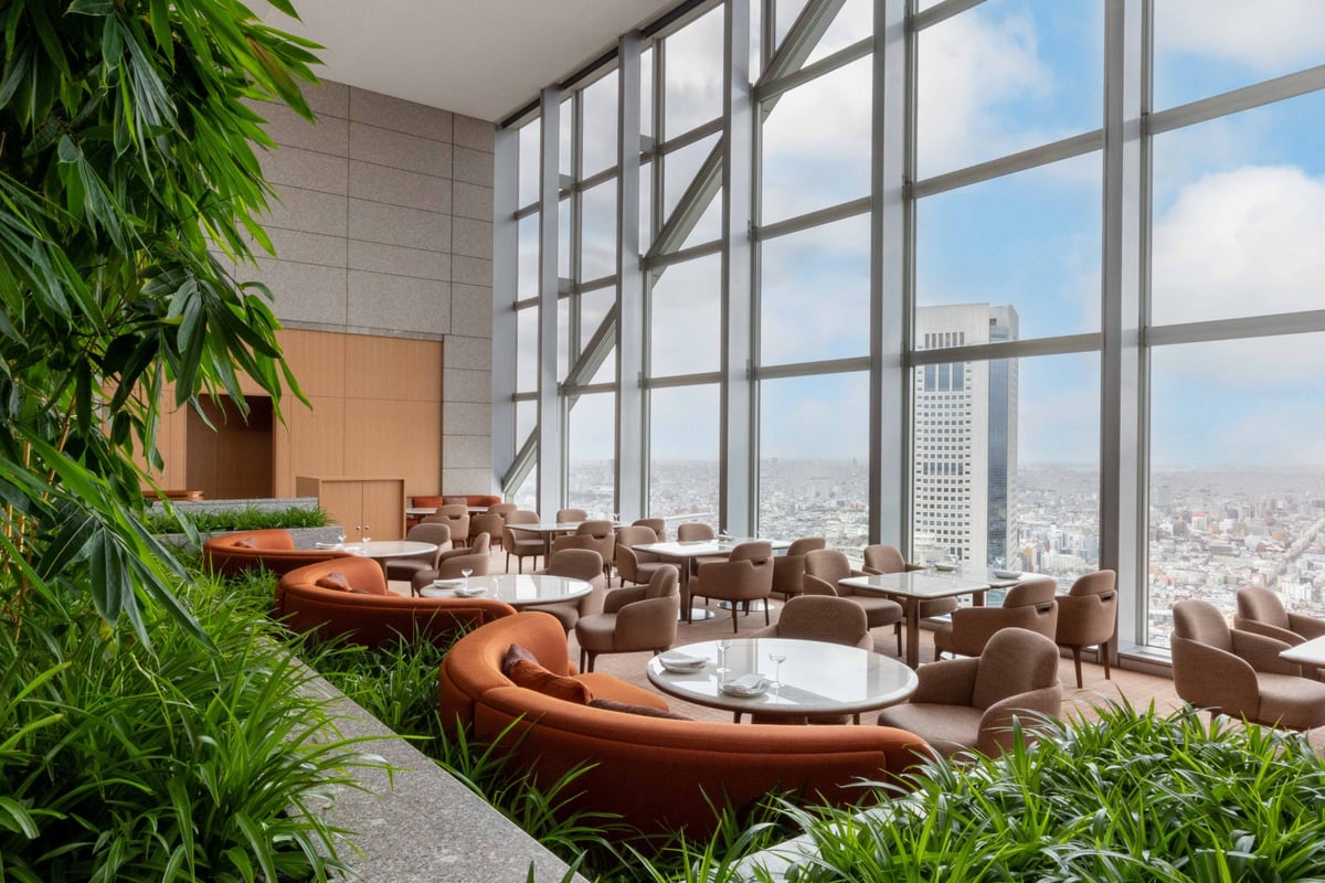 Peak Lounge