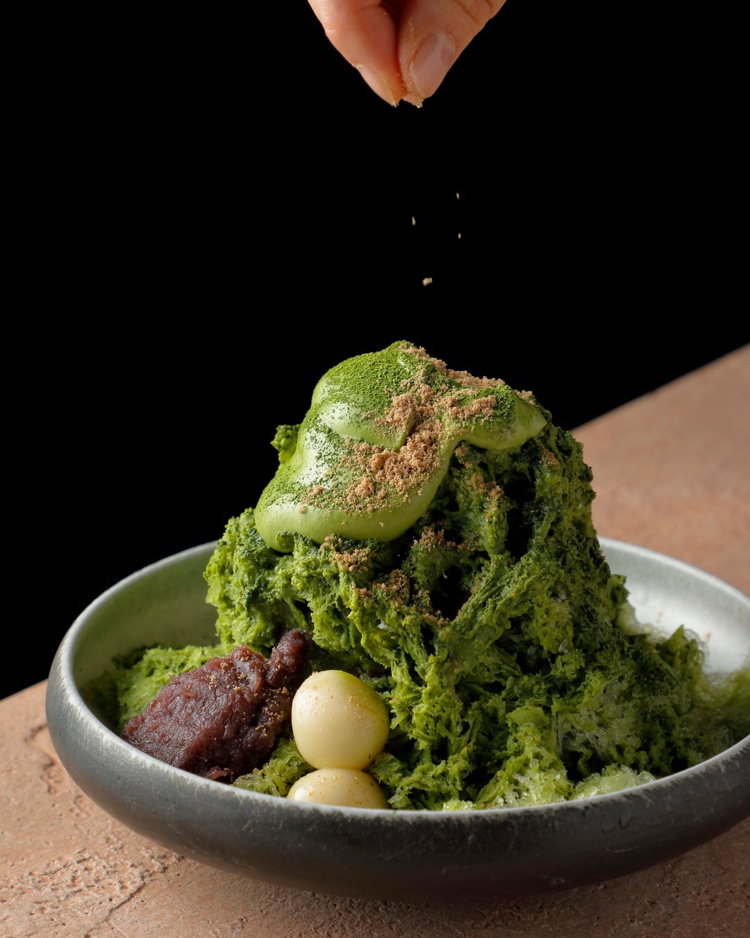 Matcha shaved ice 'Sui-Kei' offers a refreshing taste of Kyoto's summer.
