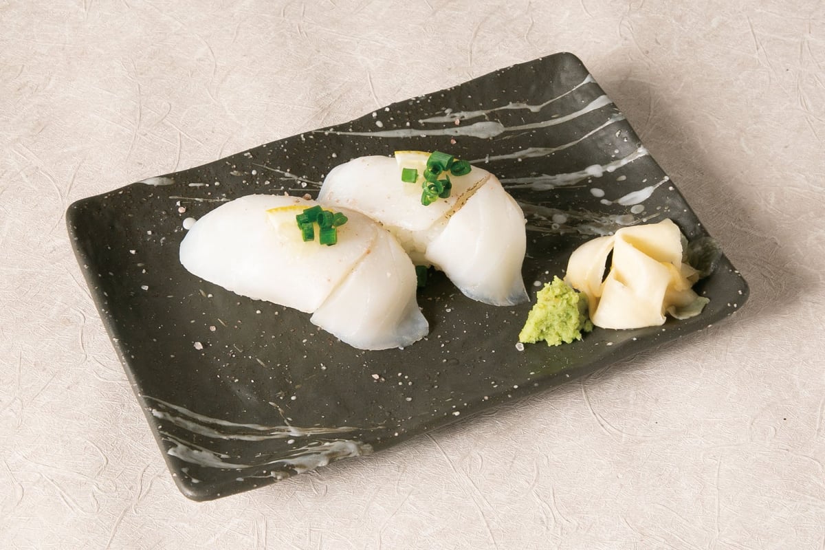 Salt Lemon Seared Cod Roe Sushi (2 pieces) — ¥420 (tax included¥462)