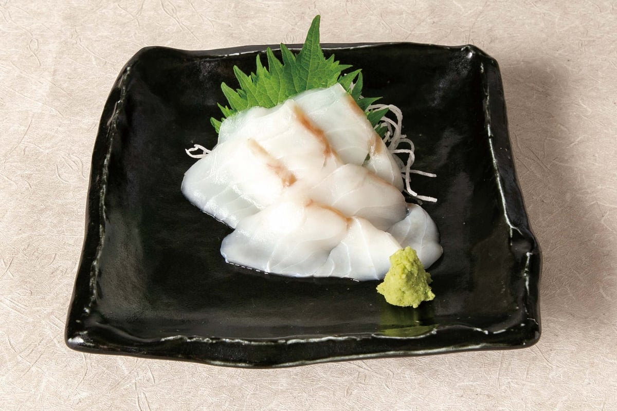 Seafood Sashimi — ¥690 (tax included¥759)