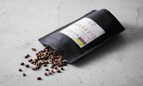 Enjoy Mamezen's specialty coffee