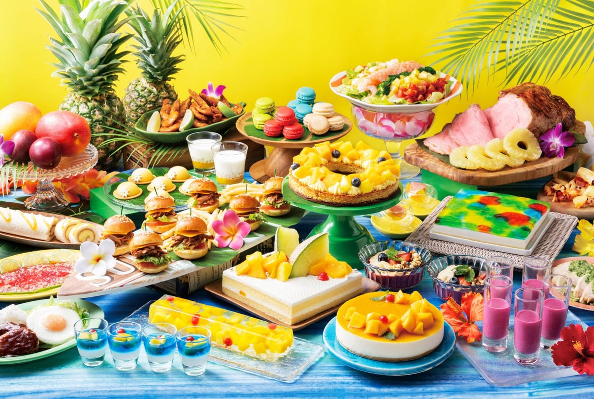 At lunchtime, we offer a variety of Hawaiian foods featuring tropical sweets as the main attraction.