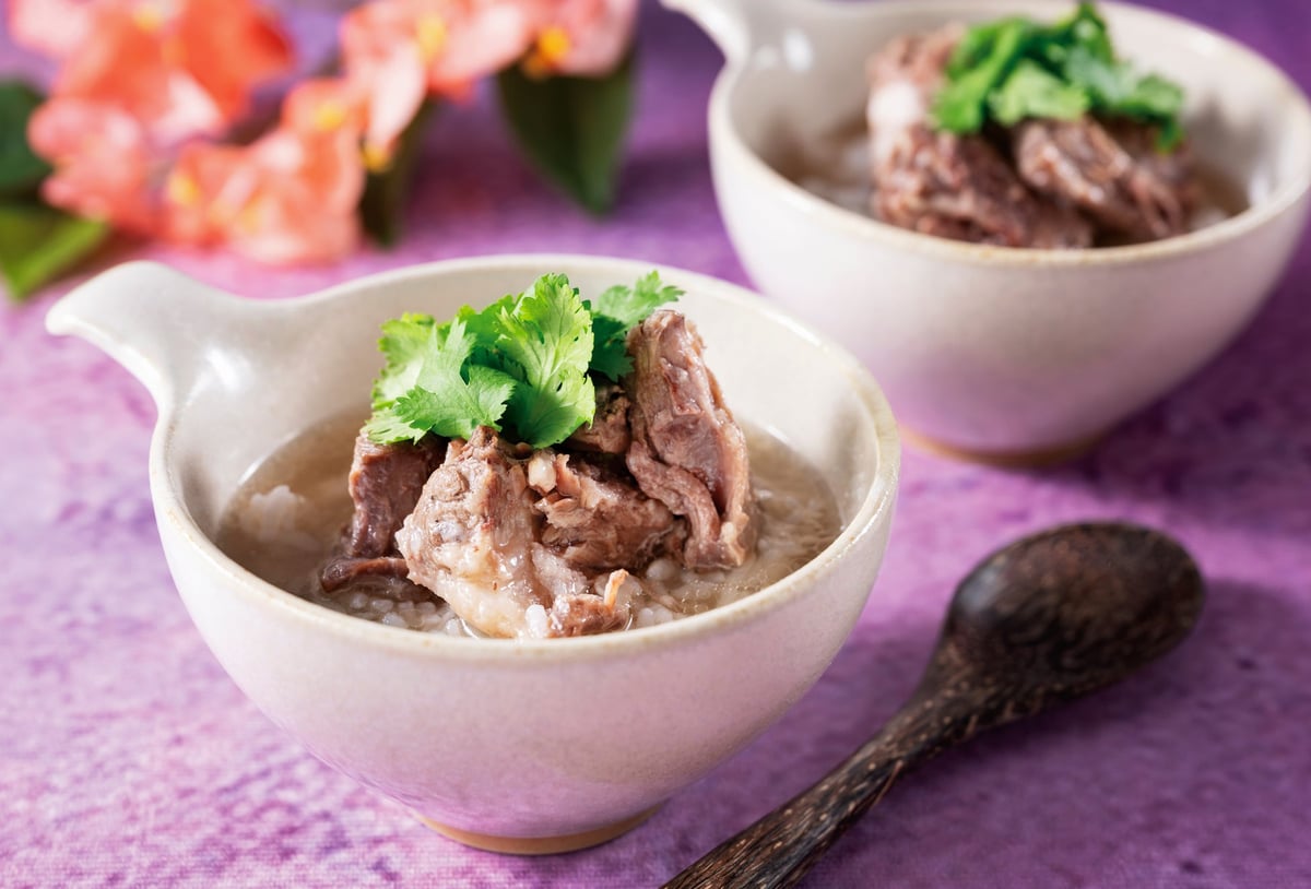 A hidden Hawaiian specialty loved in Hawaii, served in Limone style: Domestic beef oxtail soup porridge.