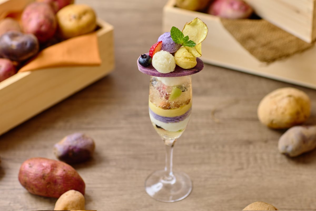 【Tomamu】'Potato Salad Gelato Parfait' featuring three differently colored potato salad gelatos — ¥1,400 (tax included)