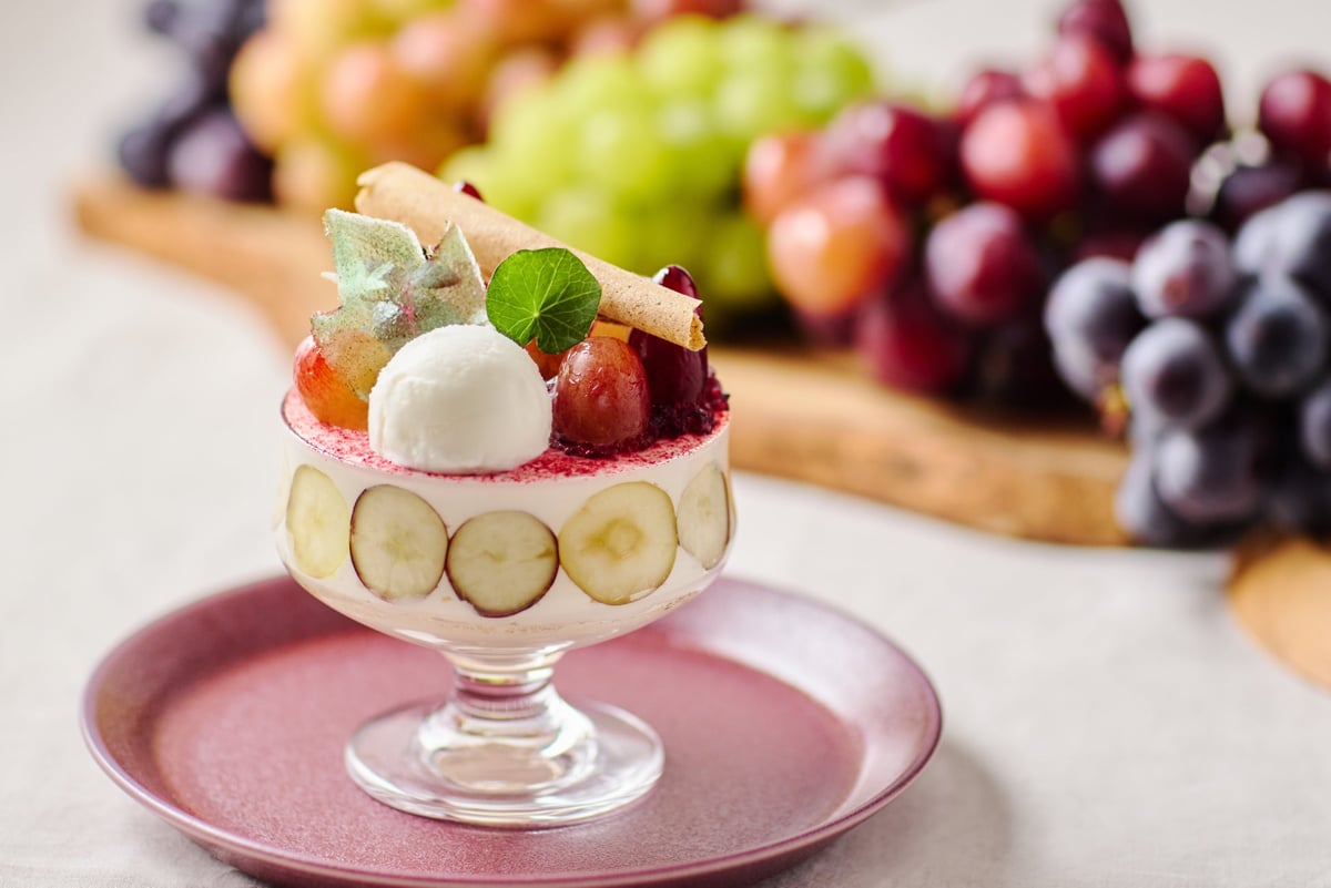 【Risonare Yatsugatake】'Abundant Grape Parfait' with five grape varieties including 'Fuji no Kagayaki' and 'Yuhou,' limited to three servings per day — ¥4,000 (tax included)