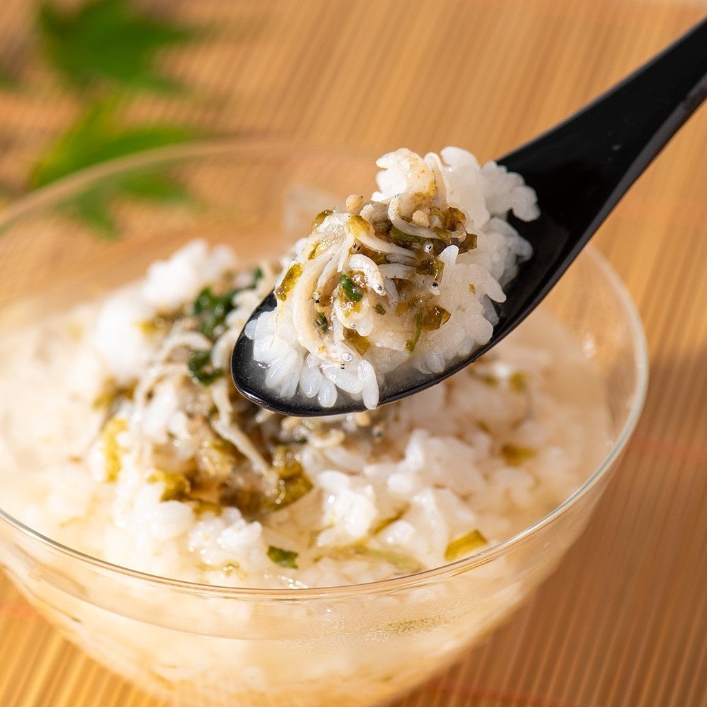 Chilled Dashi Chazuke with Whitebait and Sea Bream Broth (Image)