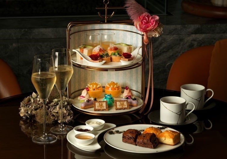 Night Afternoon Tea with free flow and non-alcoholic wine — ¥8,200 (tax included)