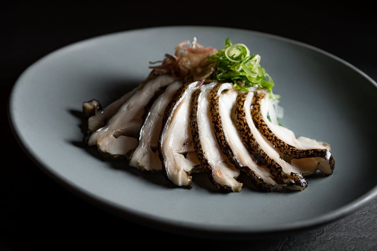 Grilled moray eel with straw - 1,980 yen