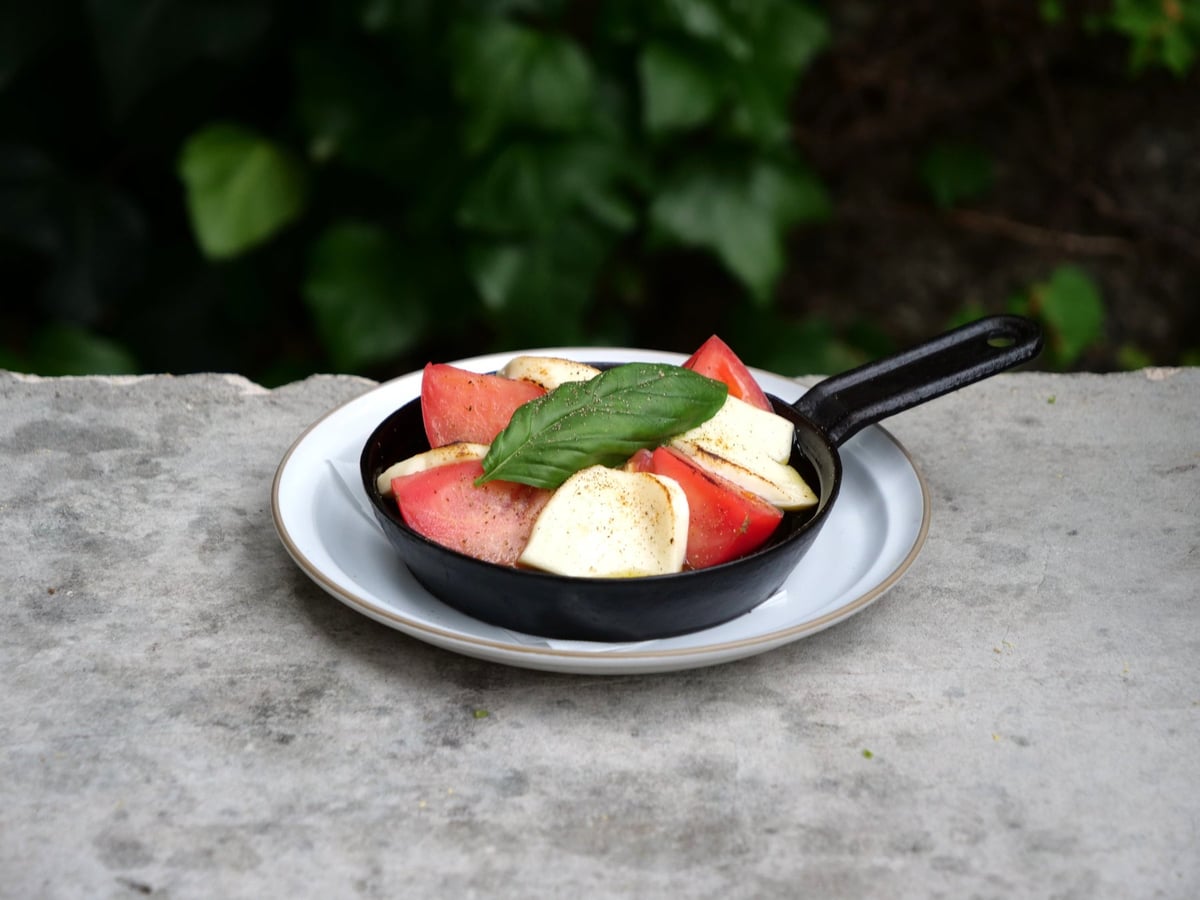 Caprese ajillo (garlic oil dish).