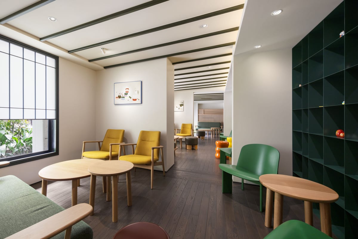 Starbucks Opens New Store in Kyoto's Maruyama Park March 30