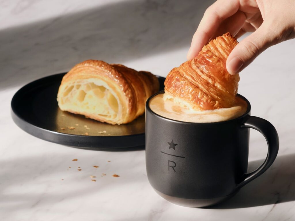 Starbucks Reserve® Cafe Summer Lemon and Coffee Beverages in Shinjuku, Tokyo from June 24