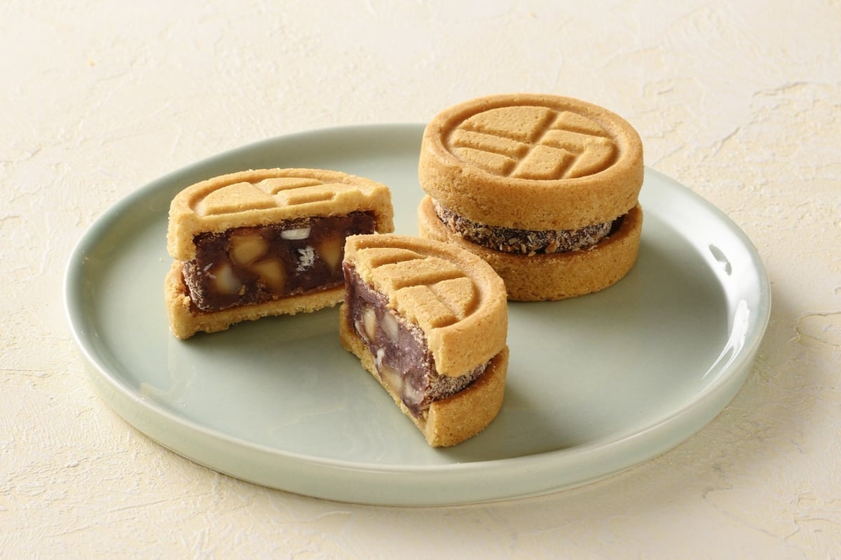 Live demonstration: Enjoy freshly made treats at the event.