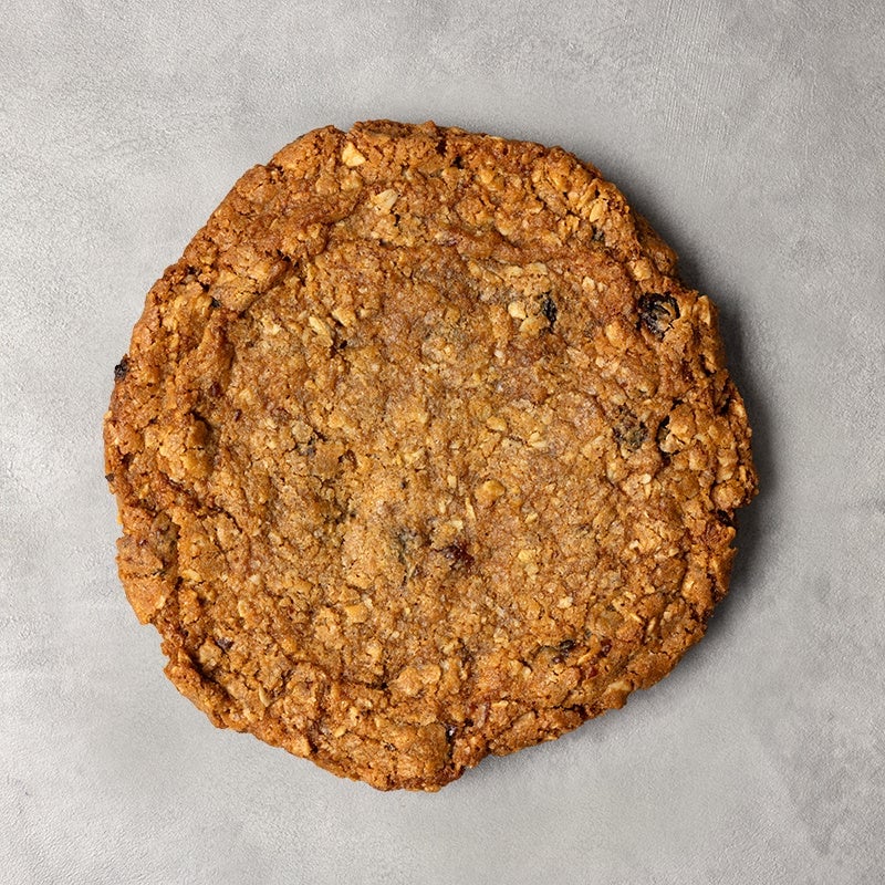 Oatmeal Raisin Cookie (US size) — ¥980 (tax included ¥1,058)