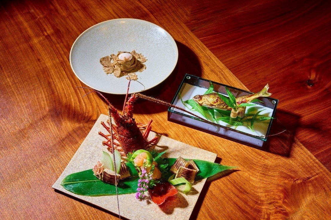 The spiny lobster and barracuda in the photo are for two servings.