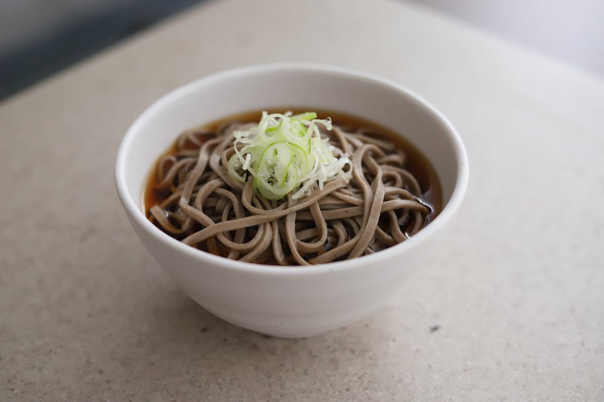 ■ Coarsely Ground Flat Noodle Soba