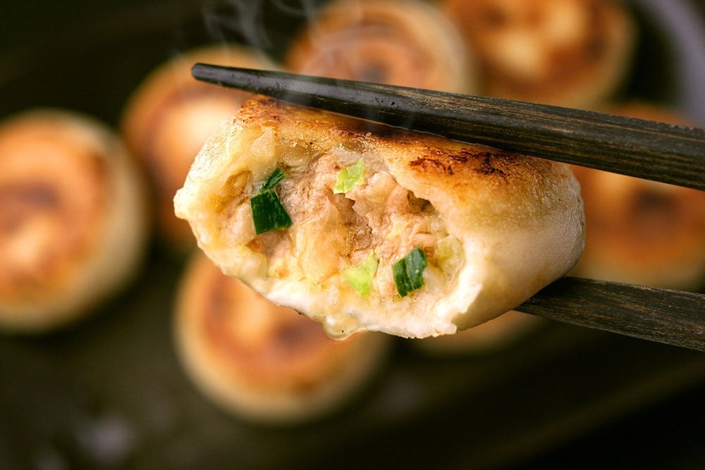 Steamed rice cake dumplings (8 pieces) — ¥1,080 (tax included)