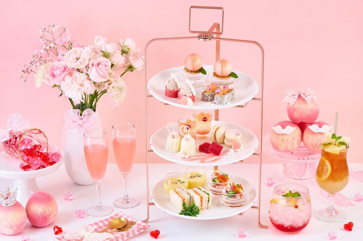 Peach Love Afternoon Tea 5,900 yen (tax included)
