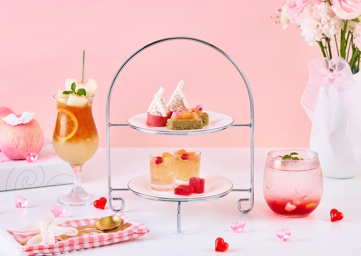 Mini Afternoon Tea Stand with Free Flow 3,600 yen (tax included)