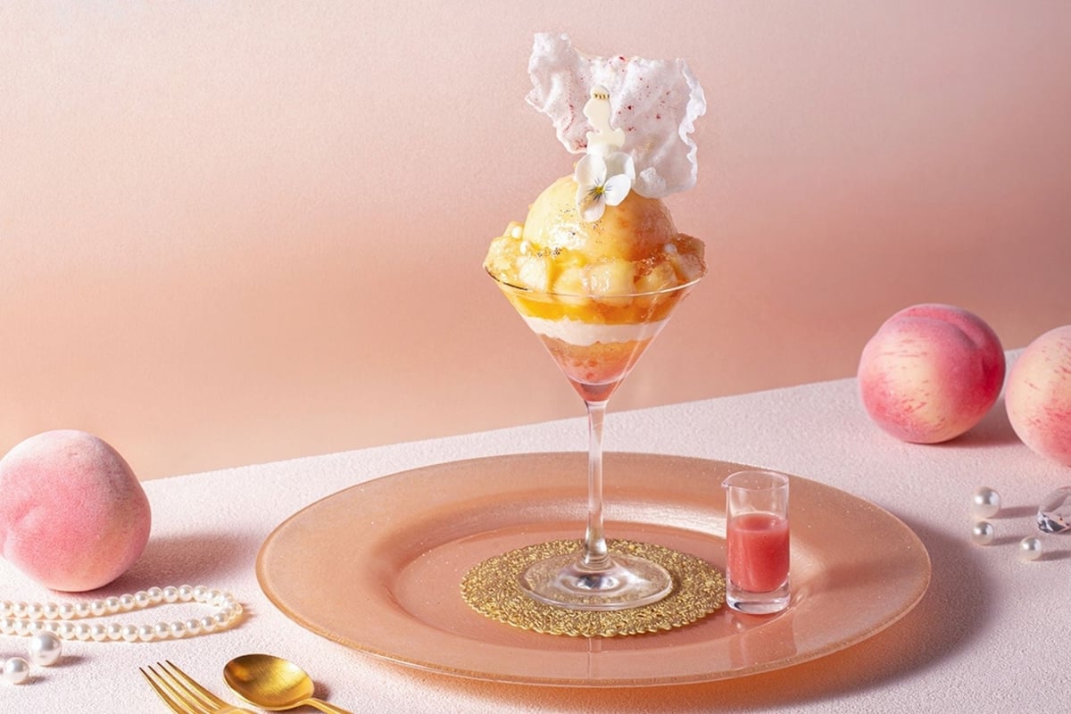 Indulge in the luxurious robe de marie parfait with whole Peach Bijou for ¥3,000 (tax included).