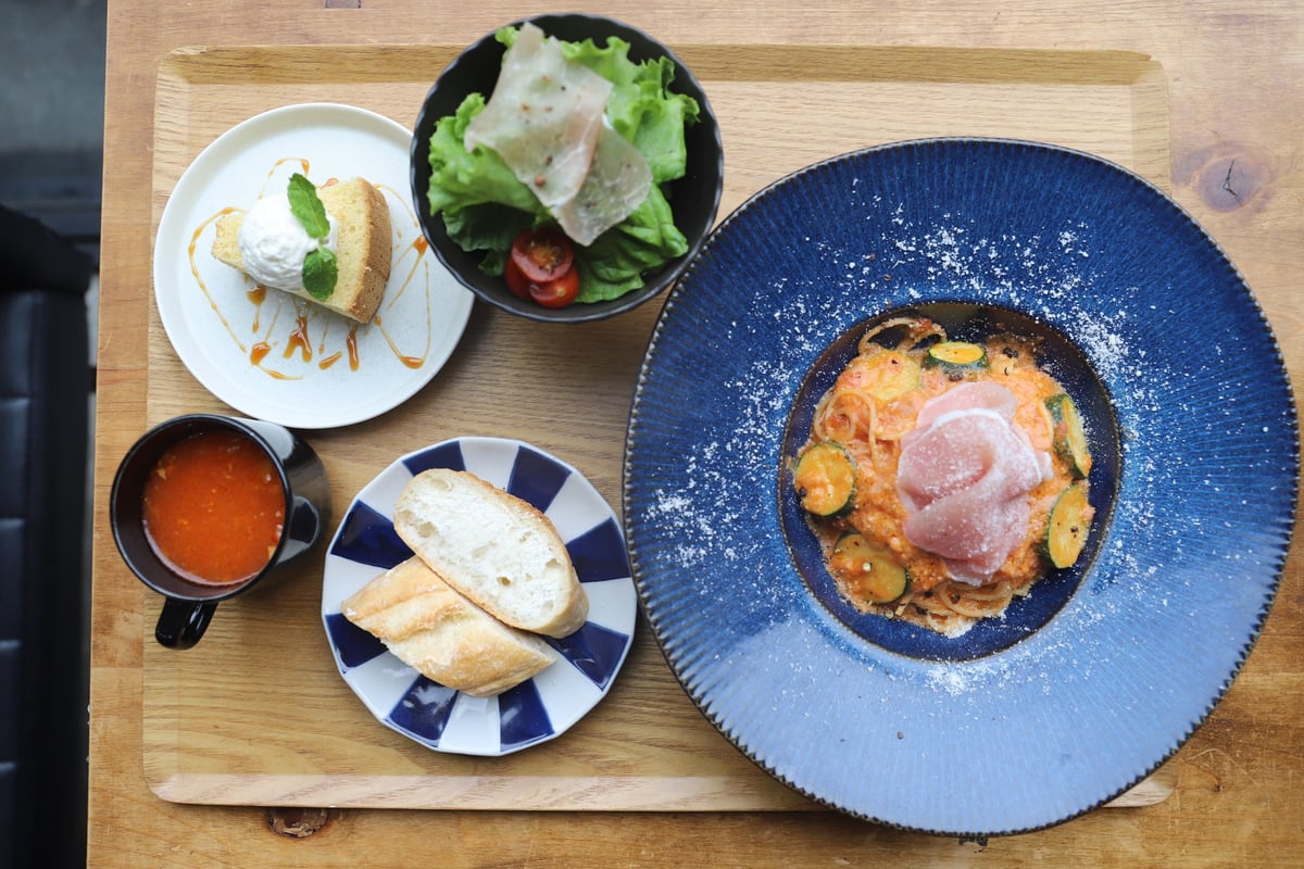 Tomato Carbonara: ¥1,800 (tax included)