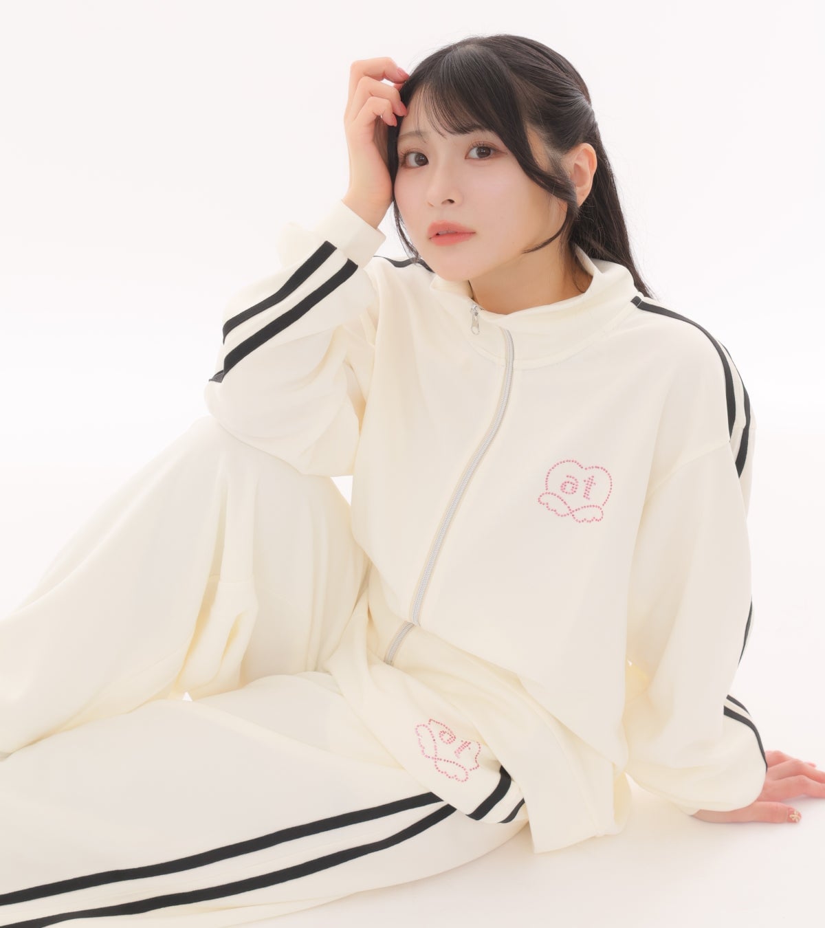 Model: Chikyan. Product name: Jersey Set-up Price: ¥3,520 (tax included). Colors: 583-0480 (dark white). Sizes: F.