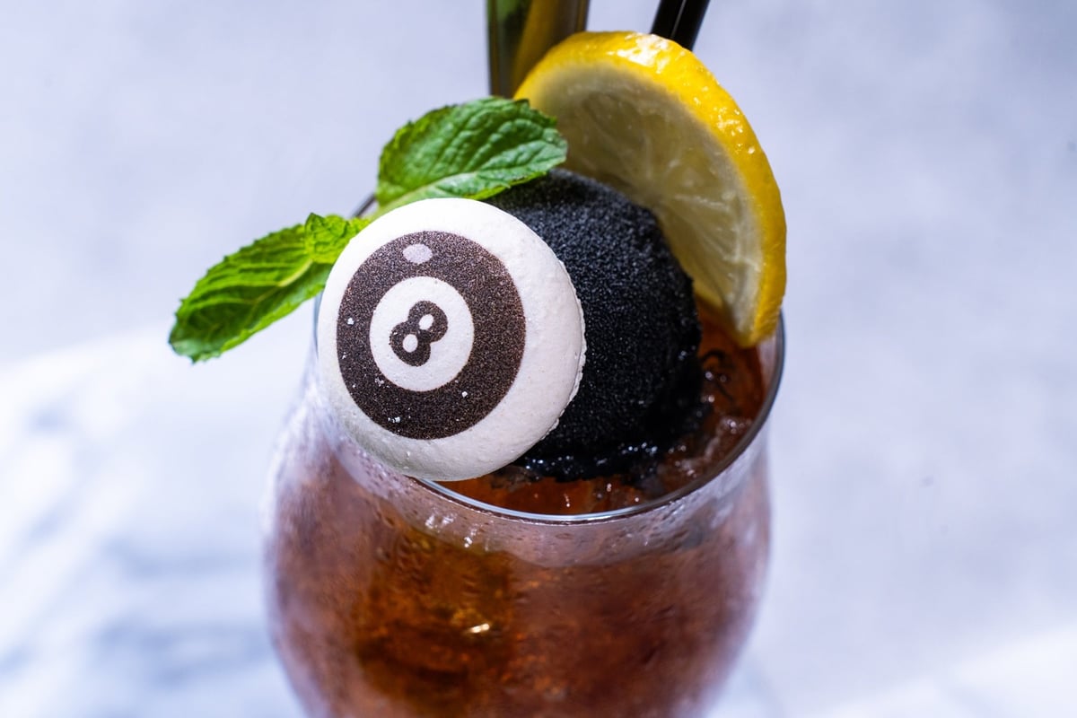 Bagus in Tokyo Offers Free Limited-Edition Billiards Badge with Original Summer Drinks