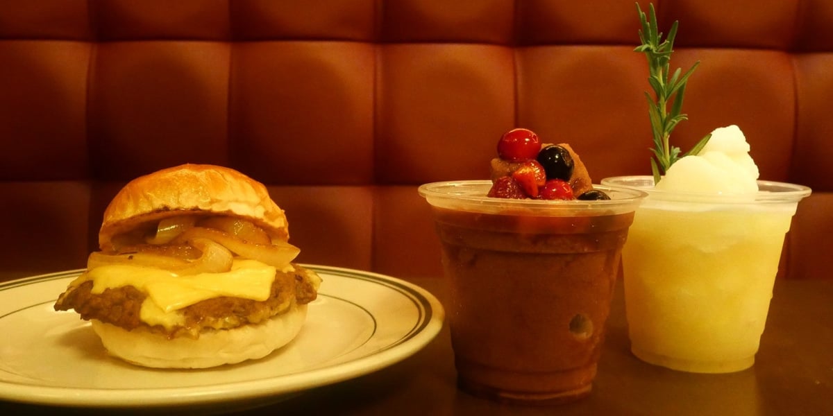 Benjamin Steakhouse Kyoto and Shinzindo Bakery Collaborate on Gion Festival Limited Burger from July 15