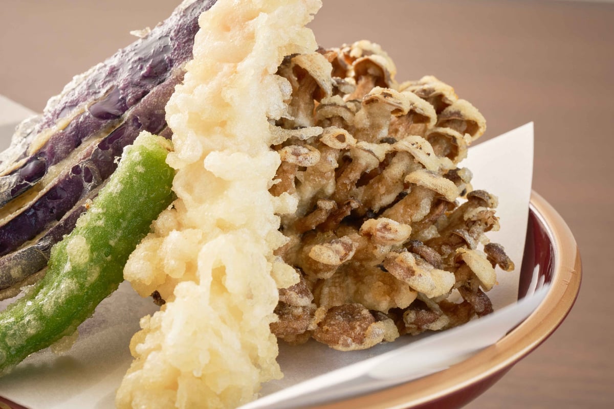 'Gorashi Shimeji' is a famous specialty originating from Kawa Koyeya.