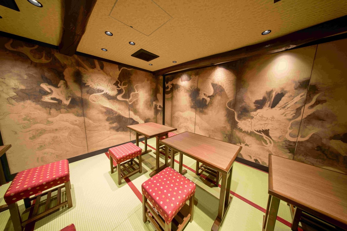 The second-floor Ryujin Room is a lucky room that watches over travelers.