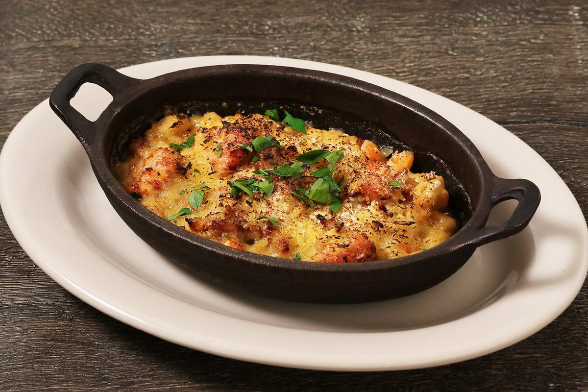 Café 1894 Unveils Updated Dinner Menu in Tokyo