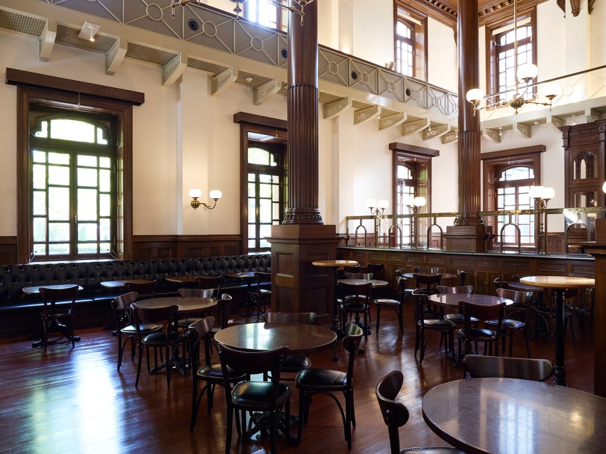 Café 1894 Unveils Updated Dinner Menu in Tokyo