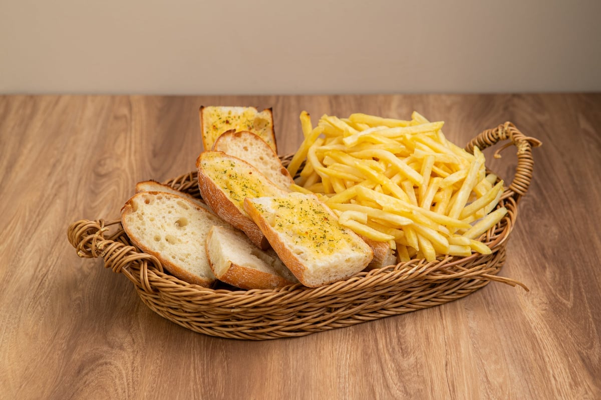 All-You-Can-Eat Sides with Cheese-Filled Soup Pasta at CheeseTable Shinjuku