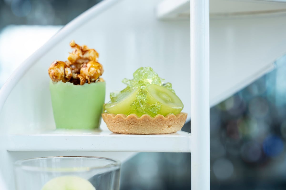 Shine Muscat Popcorn (left), Shine Muscat Tart (right)