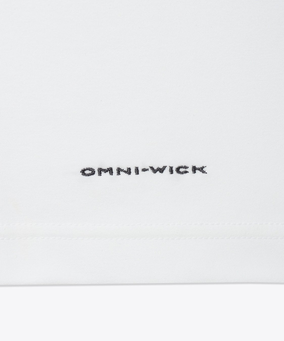 Equipped with Omni-Wick moisture-wicking technology, it keeps you feeling dry even when you sweat.