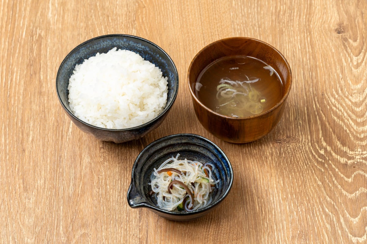 Rice / Soup / Harusame Salad / Choose 1 from ①〜③ — ¥880 (tax included)