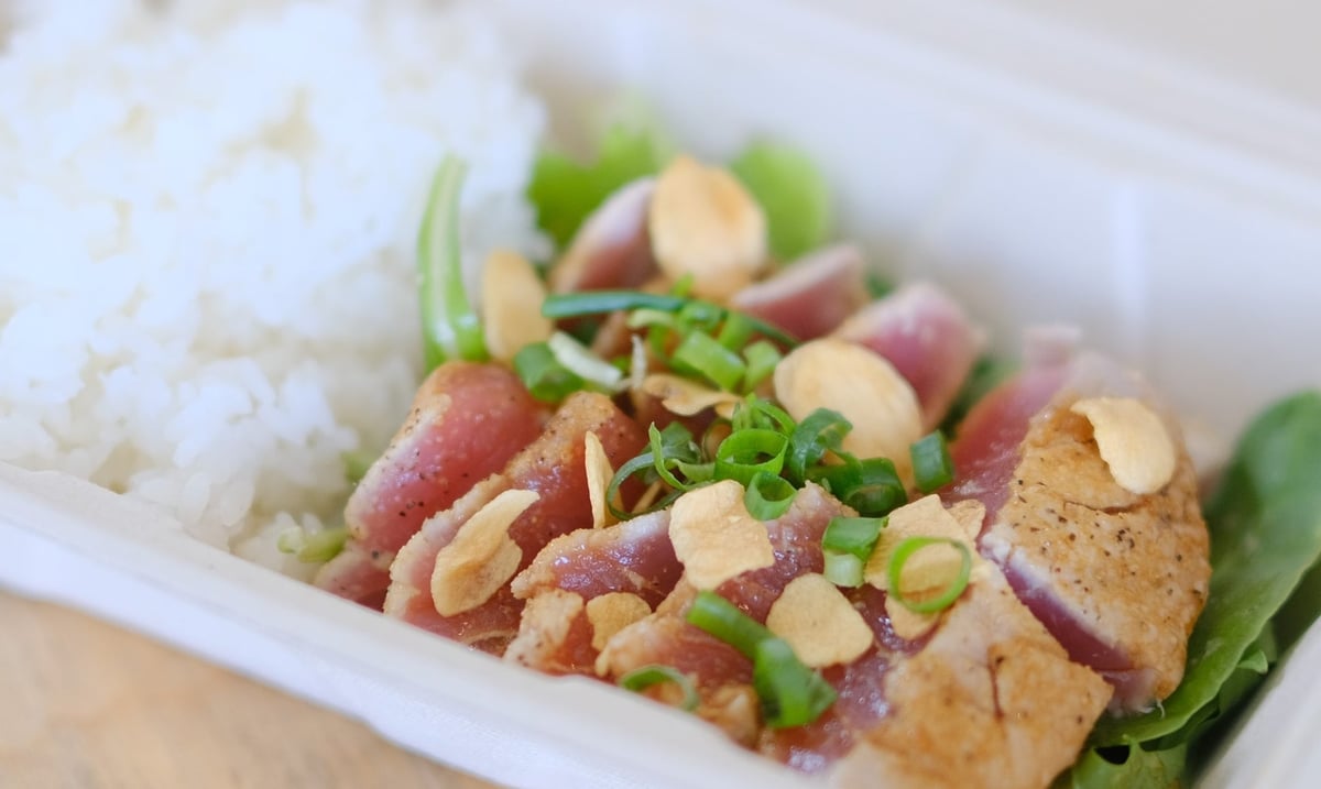 Experience a Hawaiian Vacation at Osaka Takashimaya with Fresh! Fun! HAWAIʻI Event