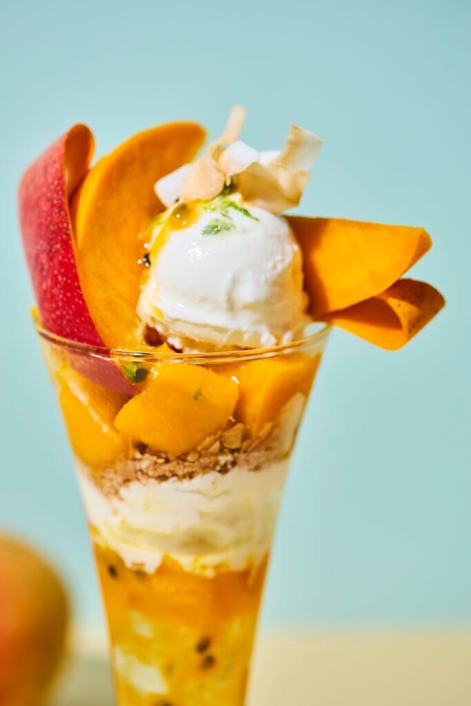 Futaba Fruits Parlor Unveils Summer Parfait and Smoothie Featuring Gracious Mango in Tokyo