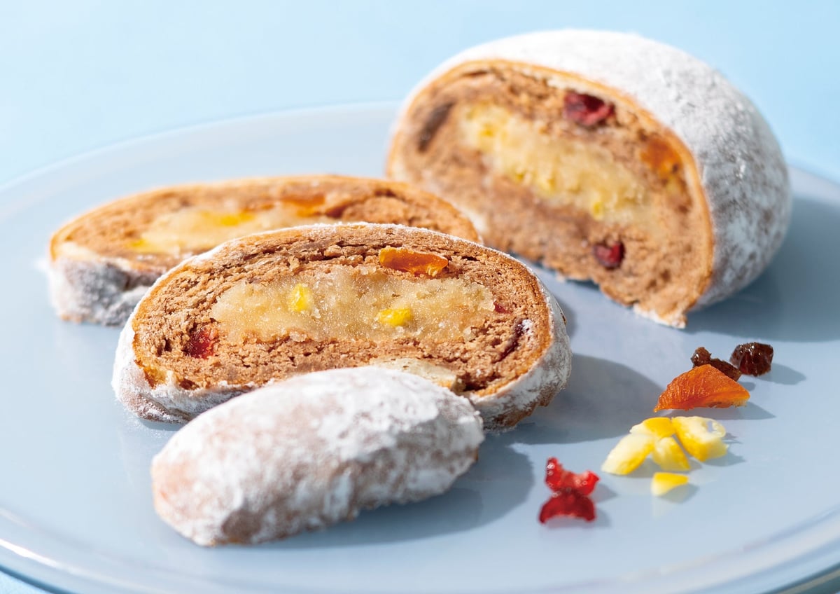 Summer Stollen (Lemon) — ¥810 (tax included)