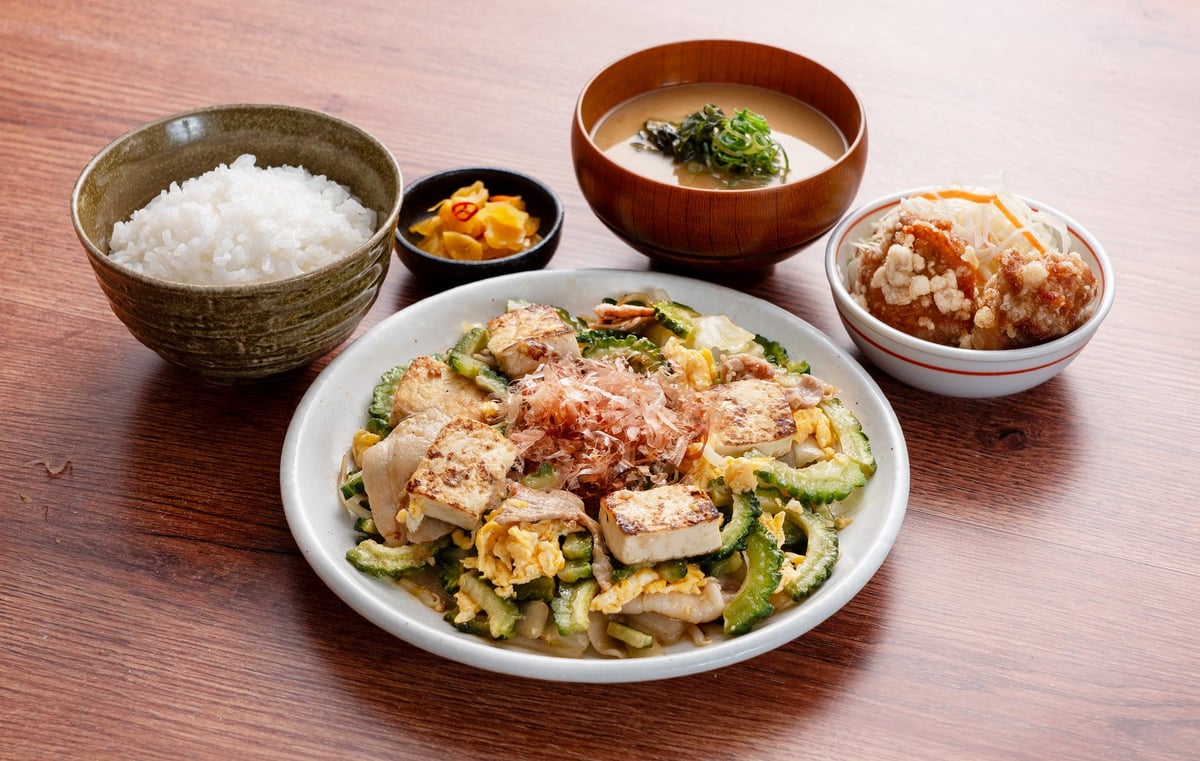 Goya Champuru Set Meal with double Goya and 2 pieces of Chicken Karaage ¥1,440 (tax included)