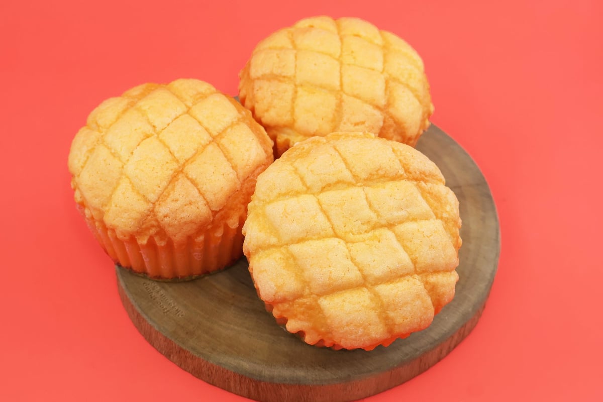 Fruit-flavored Melon Pan — ¥195 (tax included) for takeout