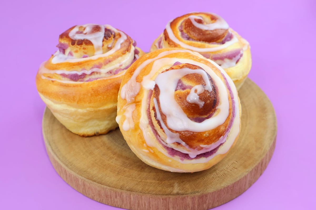 Okinawa Sweet Bread with gentle sweetness — ¥173 (tax included) for takeout, ¥176 (tax included) for dine-in