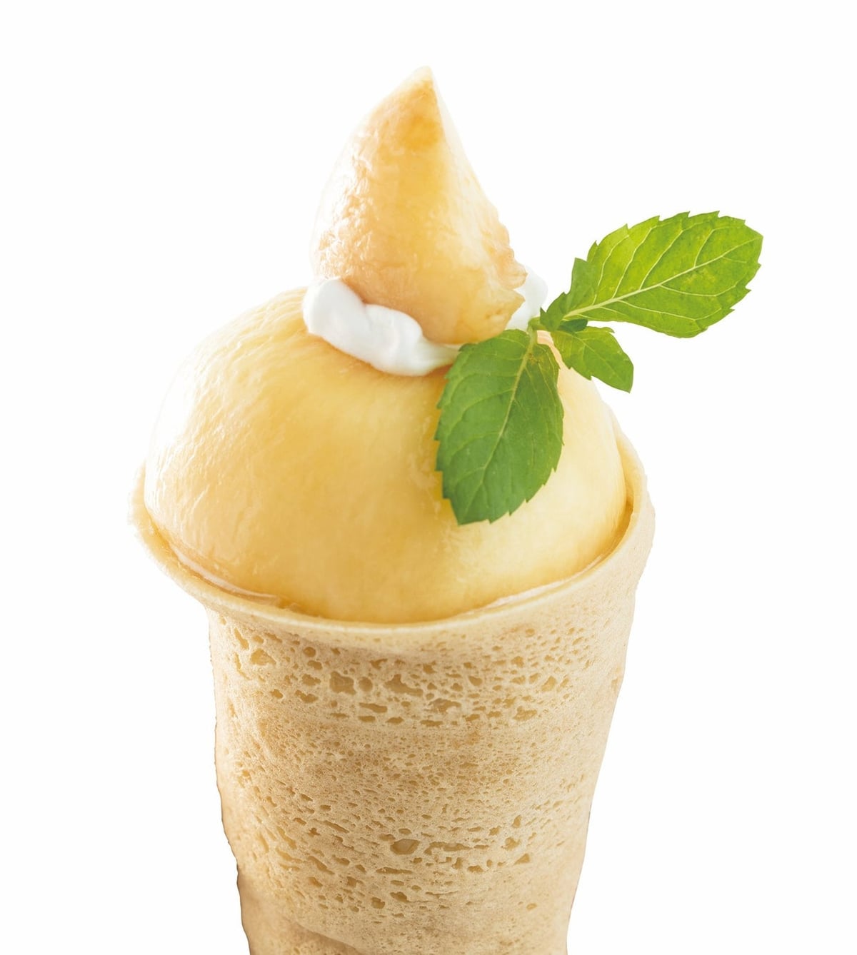 Fresh Peach Peach Crepe — ¥1,280 (tax included)