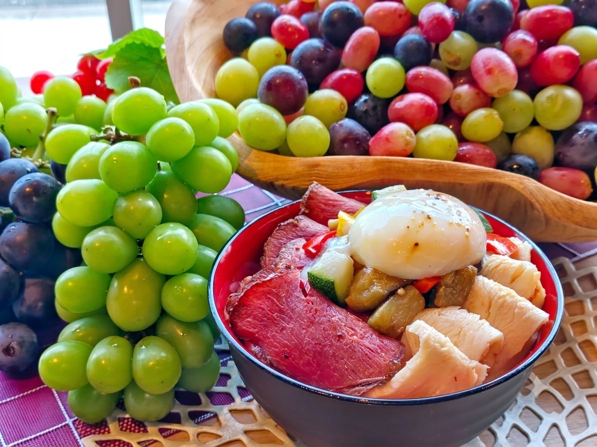 Enjoy the vibrant flavors of autumn with a visual feast (image)