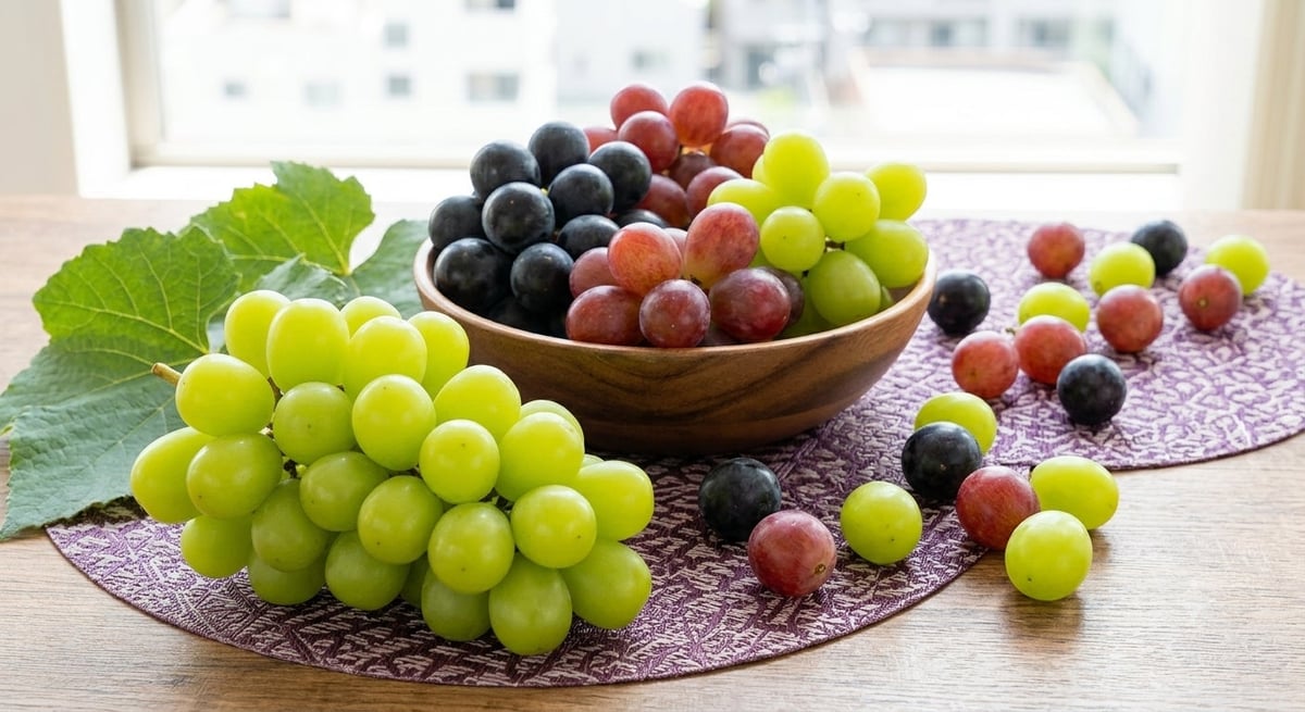 Indulge in luxurious grapes (image)