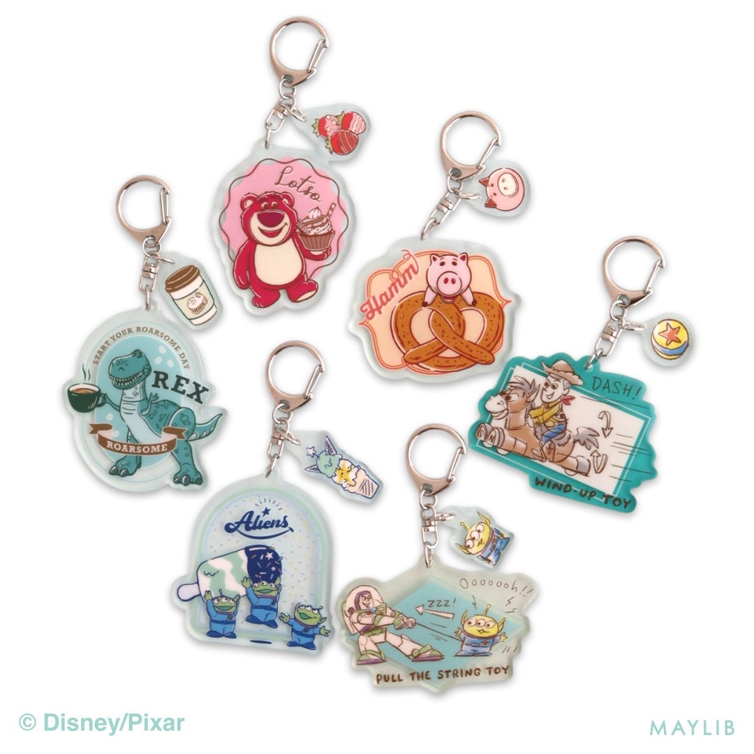 Acrylic keychain, each ¥330 (tax included)